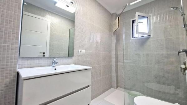 Detached villa for sale in  Calle Federico Martin Bahamonte, Fuengirola photo 4