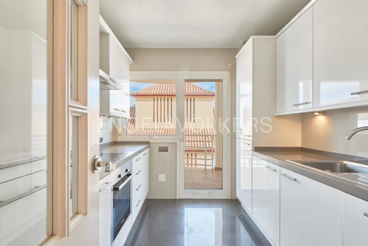 Venta de piso en Zona Puerto Deportivo, Fuengirola
 photo 4