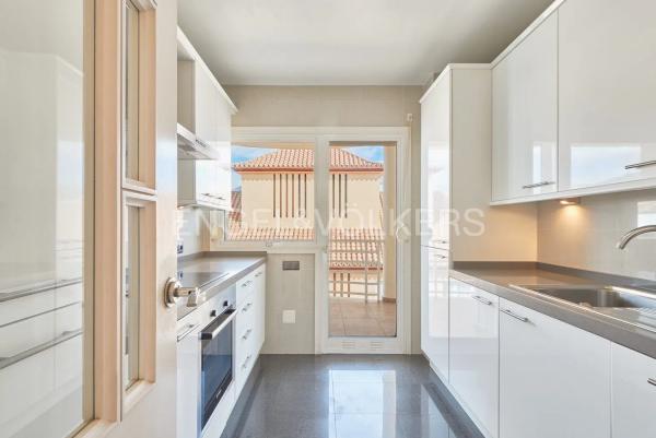 Piso en venta en  Zona Puerto Deportivo, Fuengirola photo 4