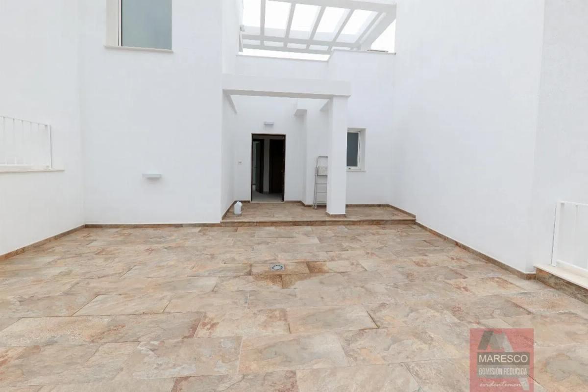 Sprzedaż niezależnego domku jednorodzinnego w Calle Pinzón, 1, Fuengirola photo 3