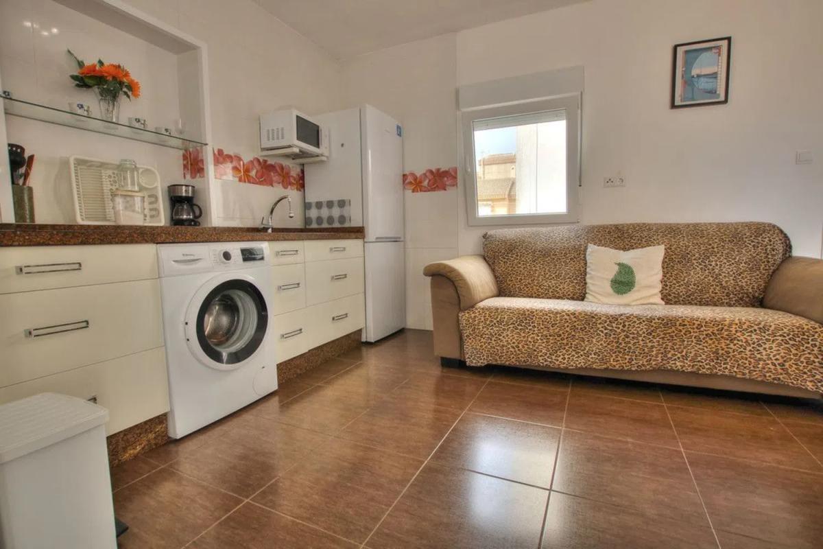 Продажа отдельного шале в Calle Miguel Márquez, Фуэнхирола photo 3
