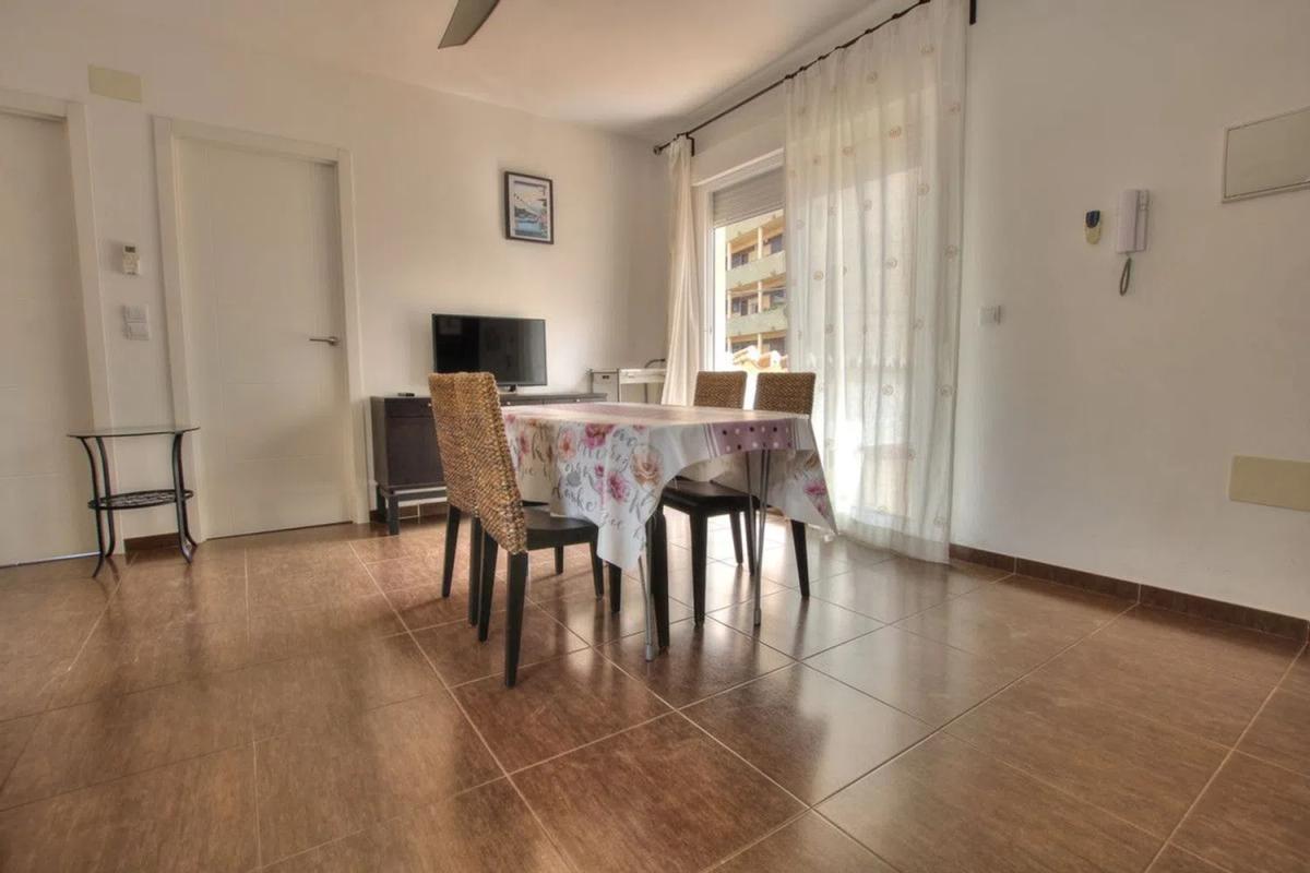 Продажа отдельного шале в Calle Miguel Márquez, Фуэнхирола photo 4