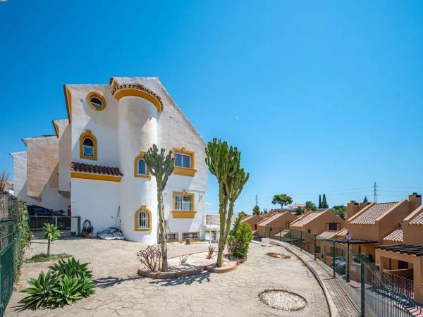 Wolnostojąca willa na sprzedaż w Calle Jilguero, Fuengirola photo 1
