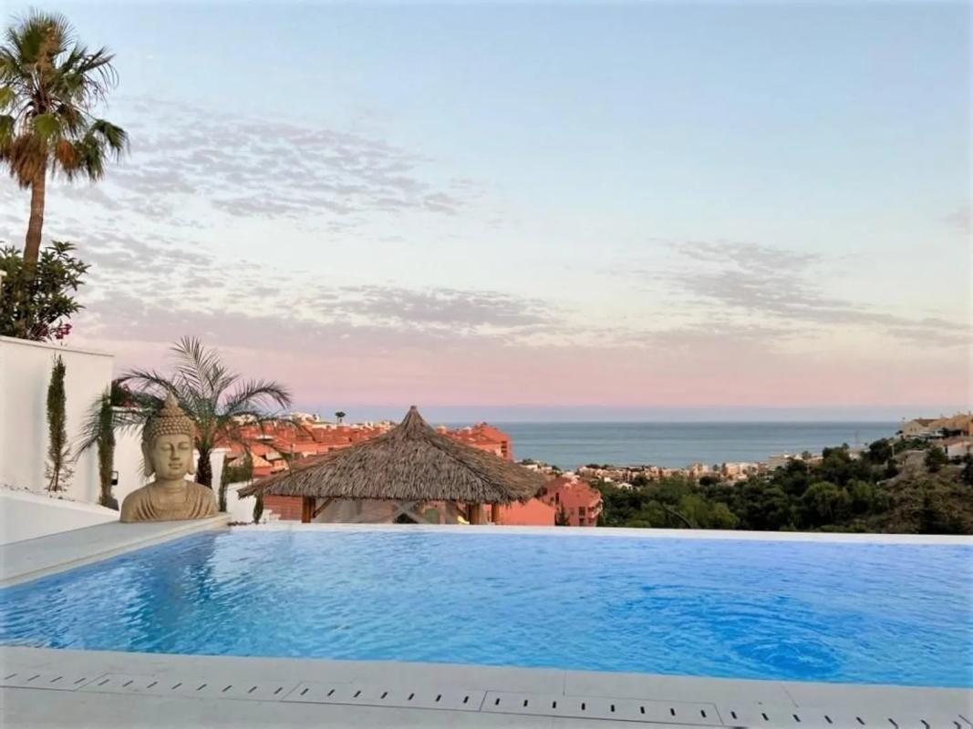 Sale of independent chalet in Torreblanca del Sol, Fuengirola
 photo 2