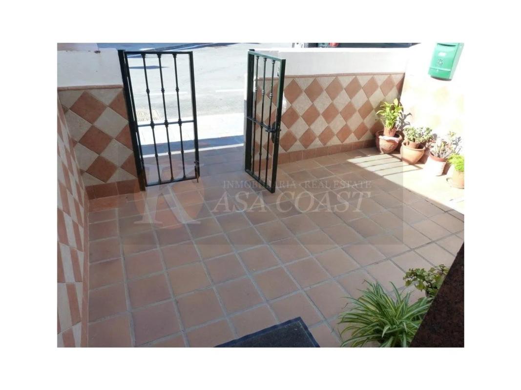 Продажа отдельного шале в Los Pacos, Фуэнхирола photo 2