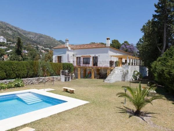 Detached villa for sale in Centro Ciudad, Fuengirola thumbnail 1