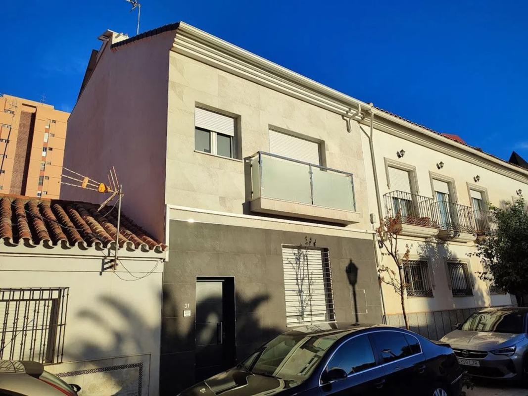 Продажа отдельного шале в Calle Madrid, Фуэнхирола photo 4