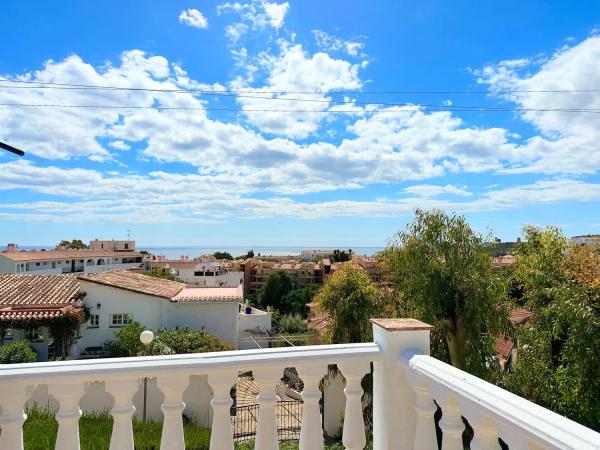 Wolnostojąca willa na sprzedaż w Calle Higueras, 17, Fuengirola photo 1