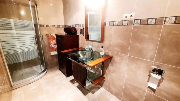 Коттедж на продажу в  C. Alcalá Galiano, Фуэнхирола photo 4