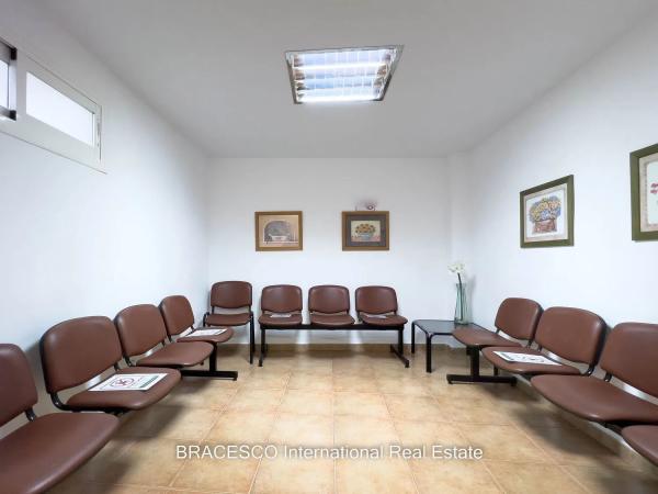 Piso en venta en Calle Victoria, Fuengirola thumbnail 2