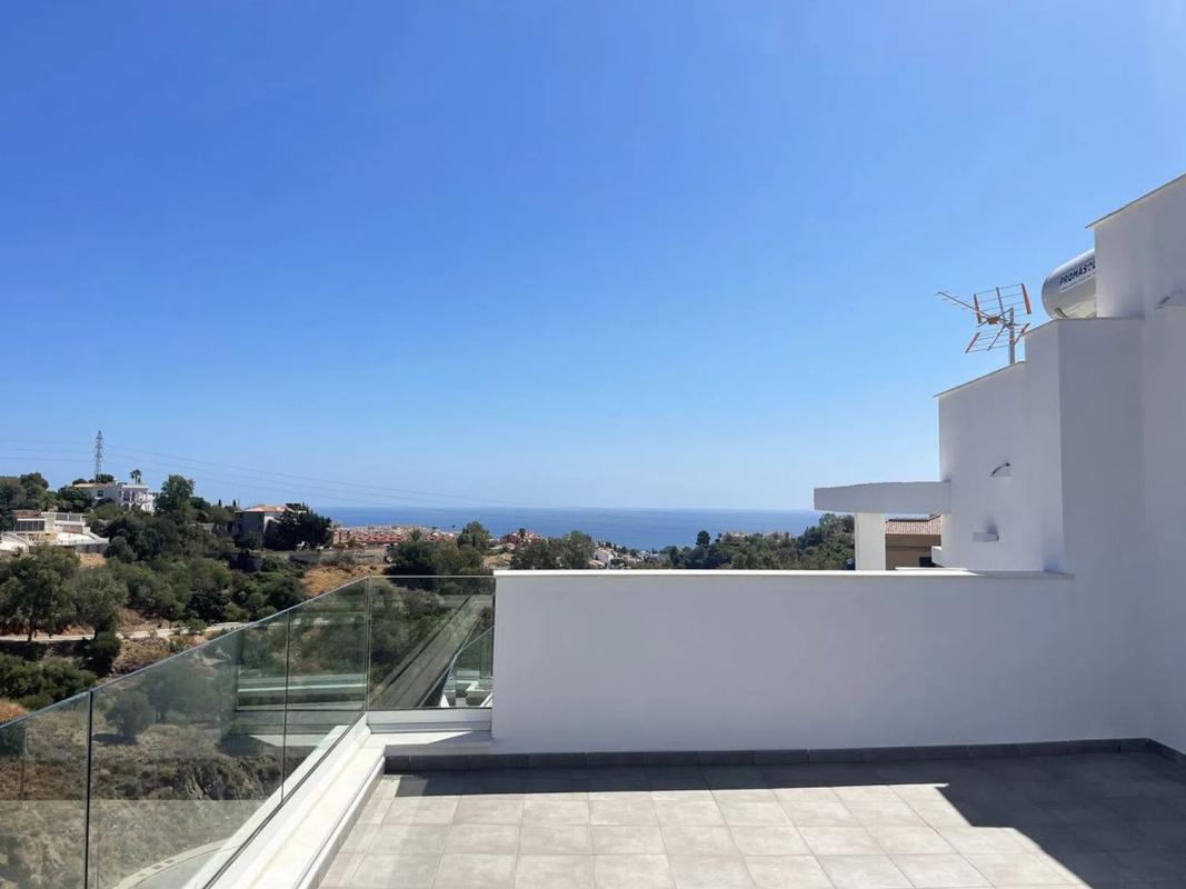 Sprzedaż niezależnego domku jednorodzinnego w Calle Zorzal, Fuengirola photo 1