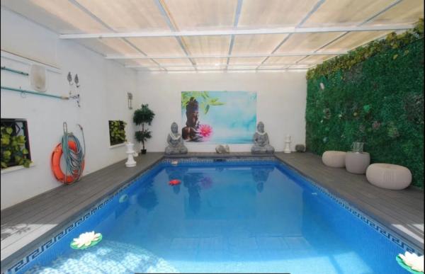 Detached villa for sale in Calle Plumaria s/n, Benalmádena photo 1