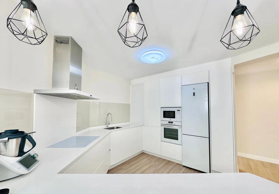 Продажа квартиры на Avenida Juan Luis Peralta, Бенальмадена
 photo 5