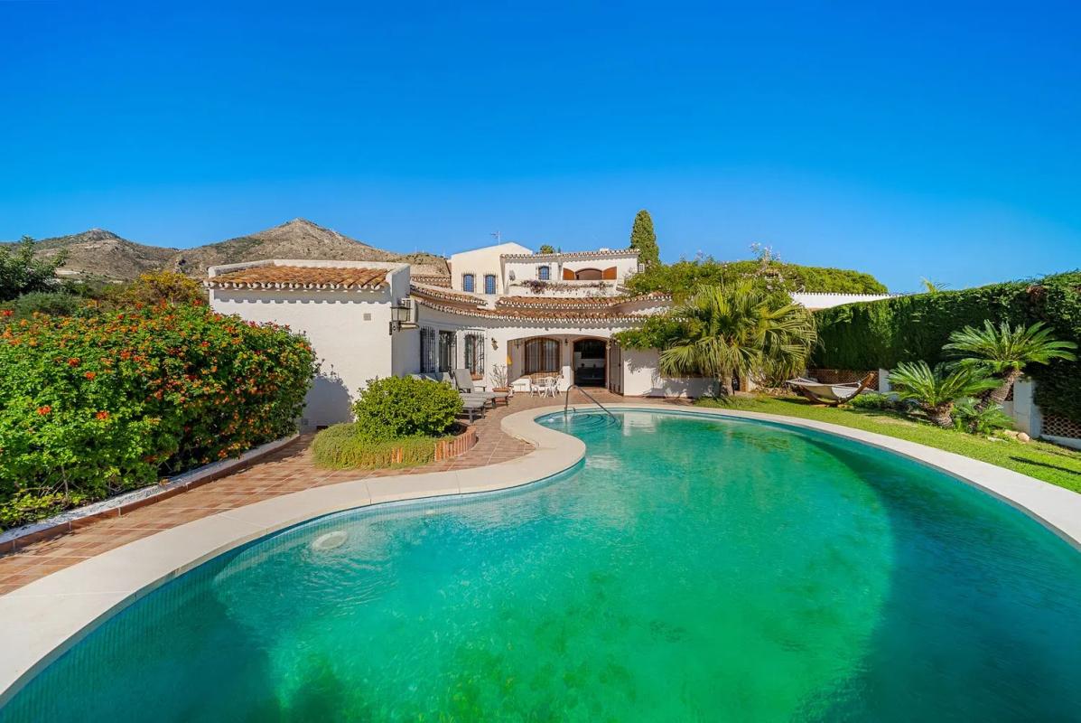 Sale of independent chalet in Avenida del Pacífico, Benalmádena
photo 2