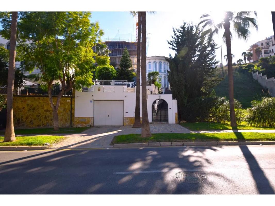 Sale of independent chalet in Calle Camelia, Benalmádena
 photo 2