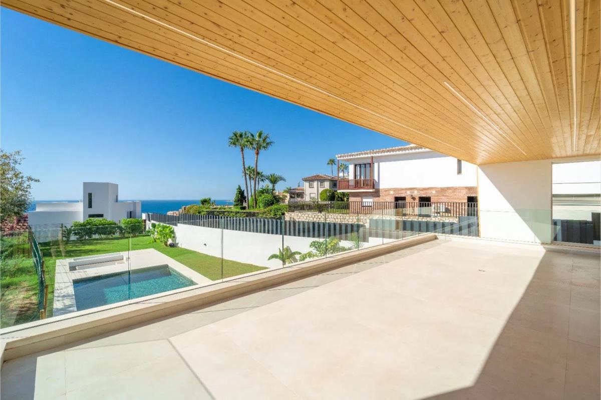 Venta de chalet independiente en Avenida Juan Luis Peralta, Benalmádena
 photo 2