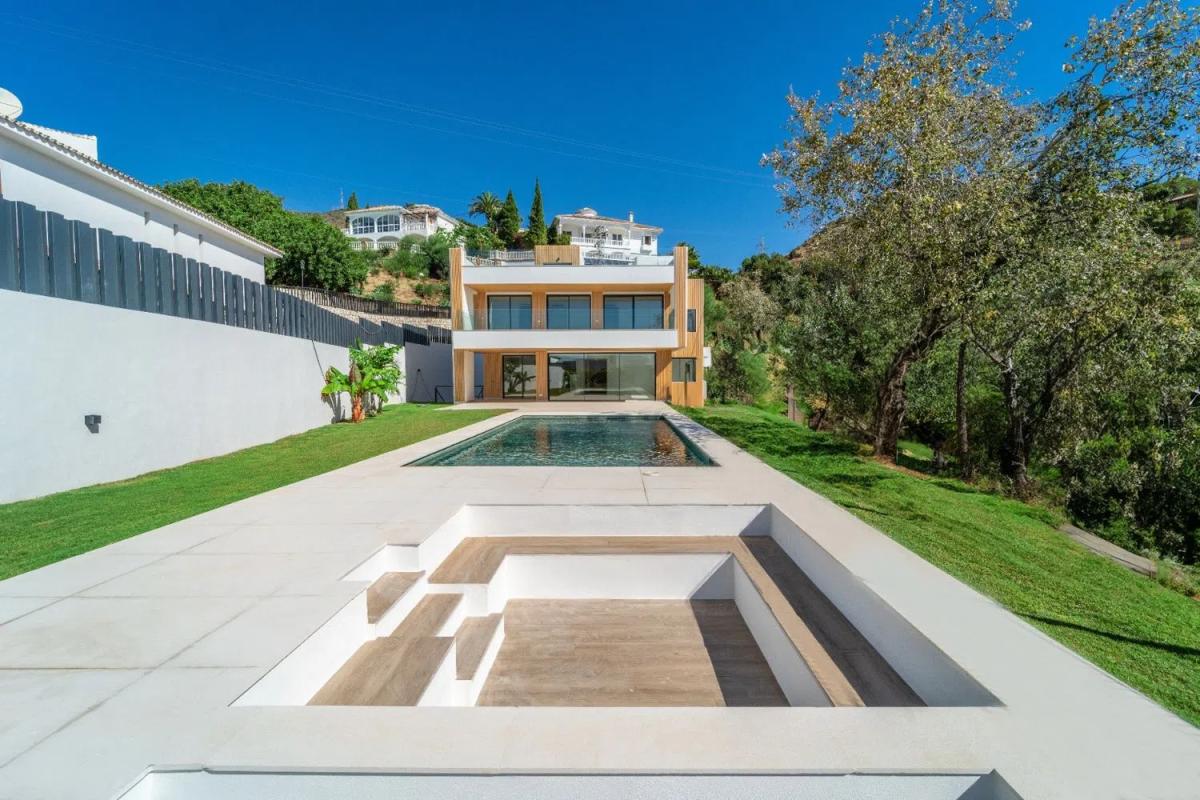 Venta de chalet independiente en Avenida Juan Luis Peralta, Benalmádena
 photo 5