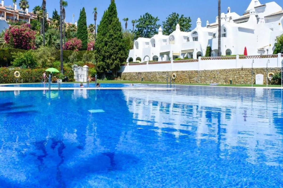 Sprzedaż niezależnego domku jednorodzinnego w Calle Noruega, Benalmádena photo 1