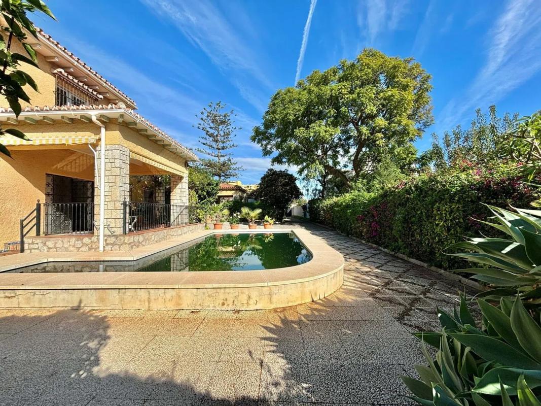 Venta de chalet independiente en Velazquez, Benalmádena
photo 2