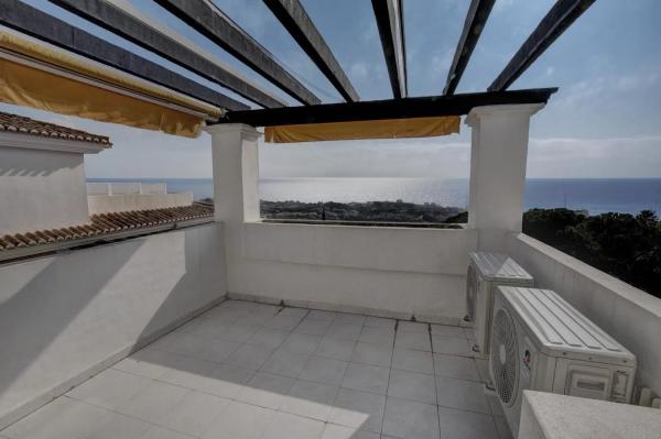 Penthouse for sale in Calle Luis cernuda, Benalmádena thumbnail 1
