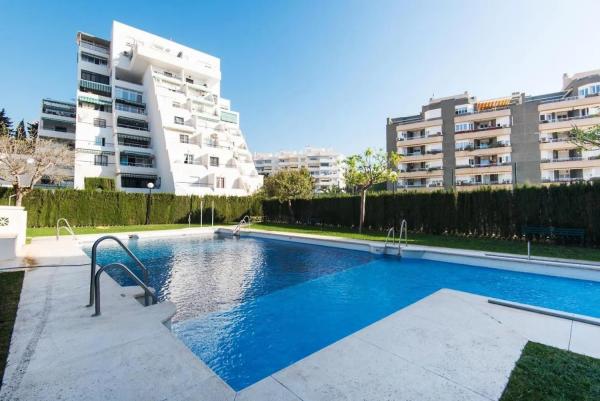 Piso en venta en  Calle Salvador Rueda, 13, Benalmádena photo 1
