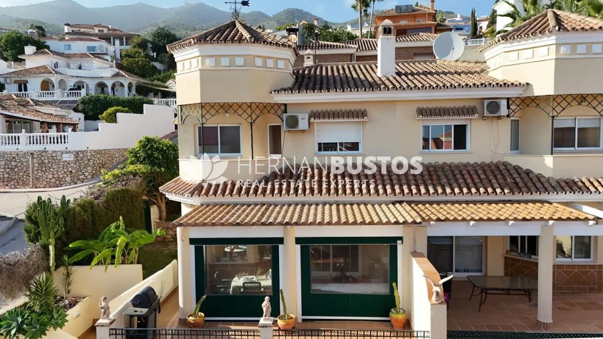 Sale of independent chalet in Calle del Caserío, 12, Benalmádena
photo 1