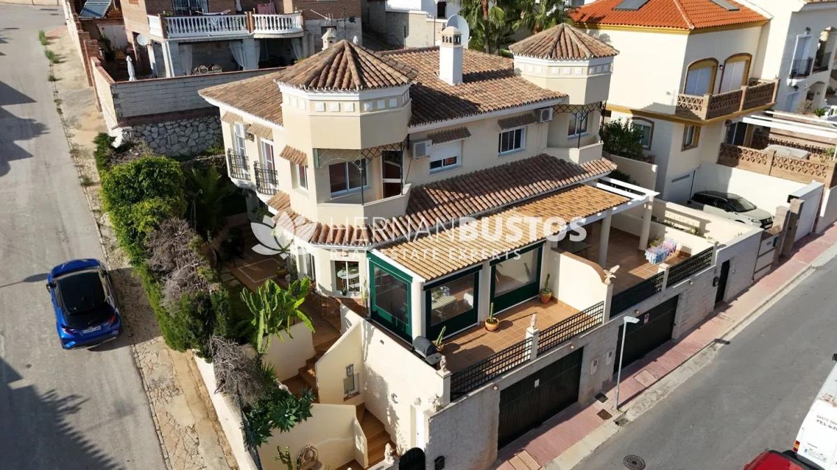 Sale of independent chalet in Calle del Caserío, 12, Benalmádena
photo 2