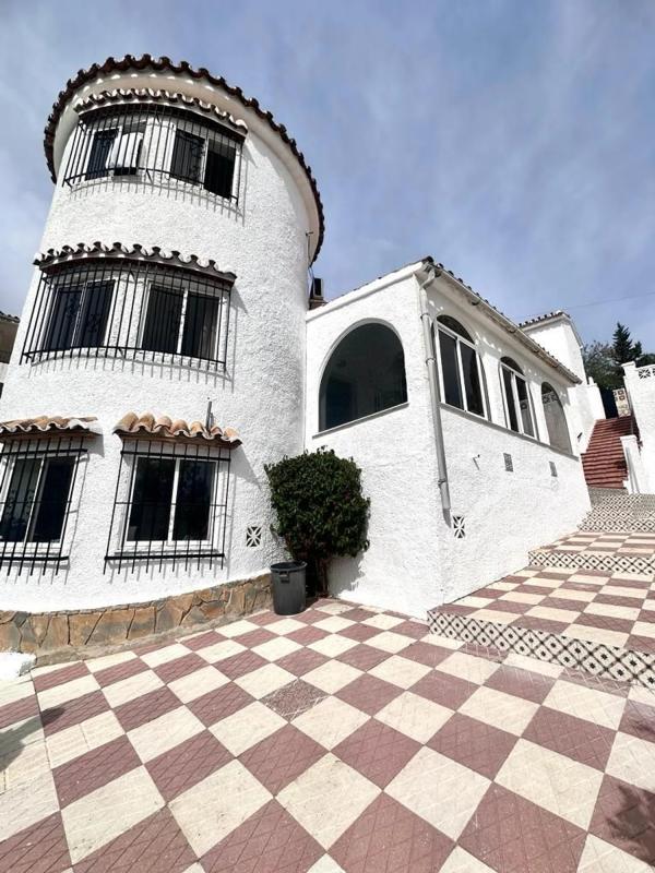 Venta de chalet independiente en Calle Altea, 6, Benalmádena
photo 1