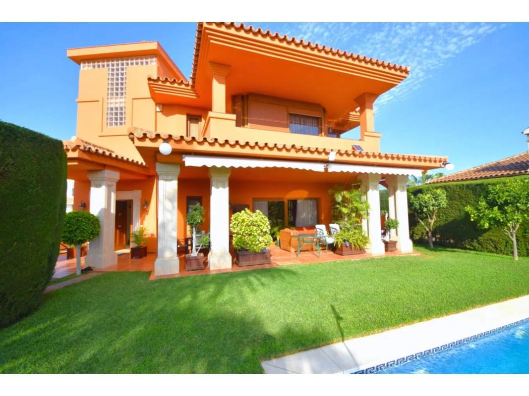 Venta de chalet independiente en Calle Camelia, Benalmádena
 photo 2