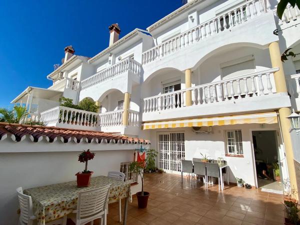 Chalet independiente en venta en Avenida del Tivoli, 13, Benalmádena photo 1