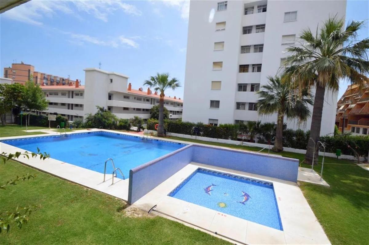Venta de piso en Avenida Antonio Machado, Benalmádena
photo 1