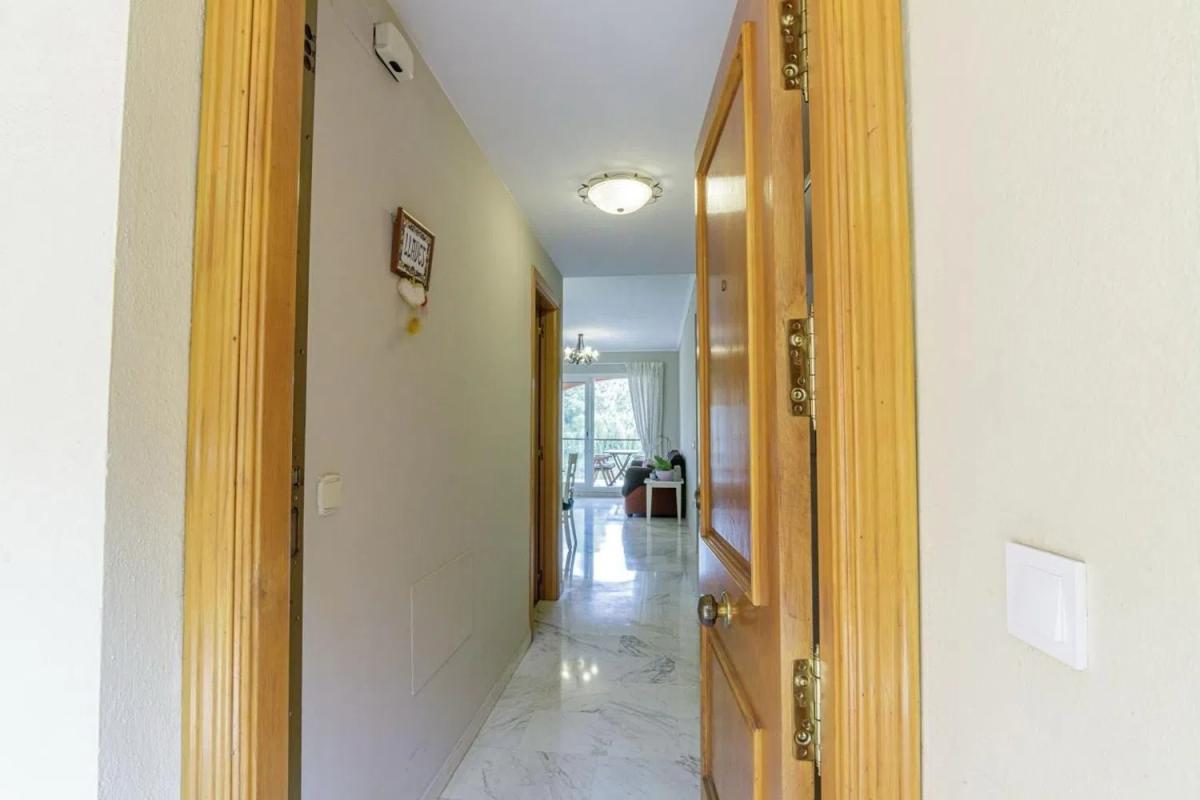 Venta de piso en Barrio Zona Centro Comercial Torrequebrada, Benalmádena
photo 2