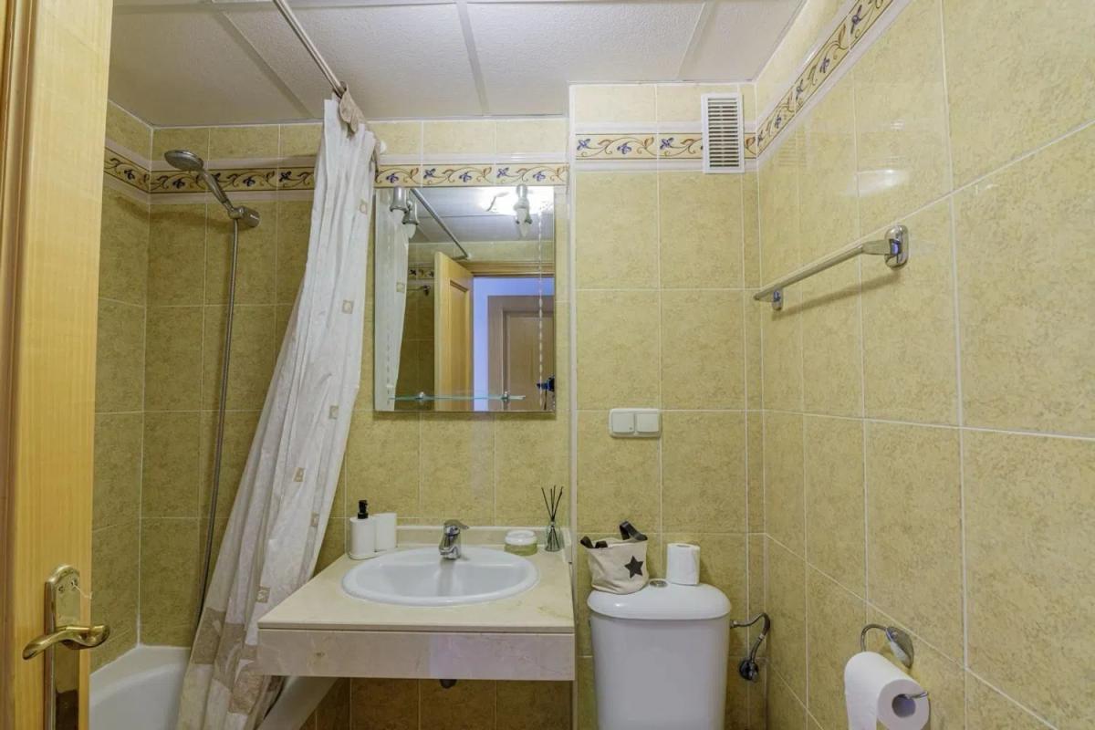 Venta de piso en Barrio Zona Centro Comercial Torrequebrada, Benalmádena
photo 3