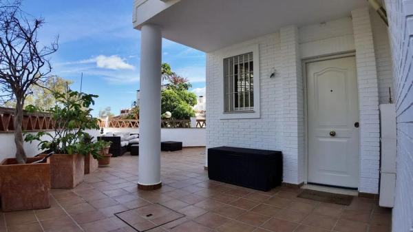 Chalet independiente en venta en Avenida de la Hacienda, Benalmádena photo 1
