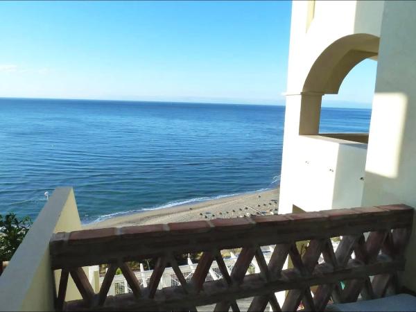 Piso en venta en  Calle Carvajal, Benalmádena photo 2