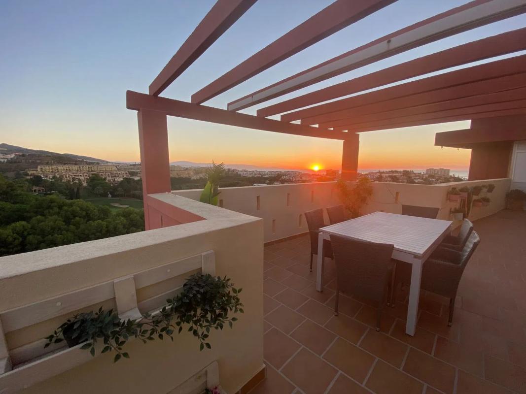 Venta de ático en Calle Vela, 2, Benalmádena photo 1