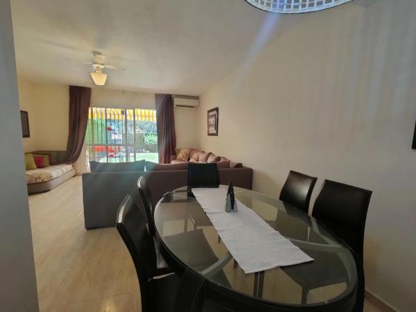 Chalet independiente en venta en Ronda del Golf Este, Benalmádena thumbnail 2