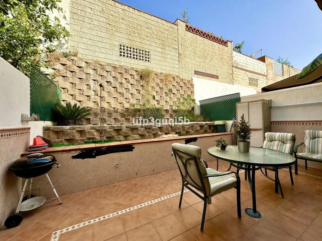 Sale of independent chalet in Calle Hierbamora, Benalmádena
photo 5