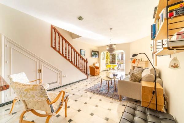 Wolnostojąca willa na sprzedaż w Avenida Juan Luis Peralta, Benalmádena thumbnail 1