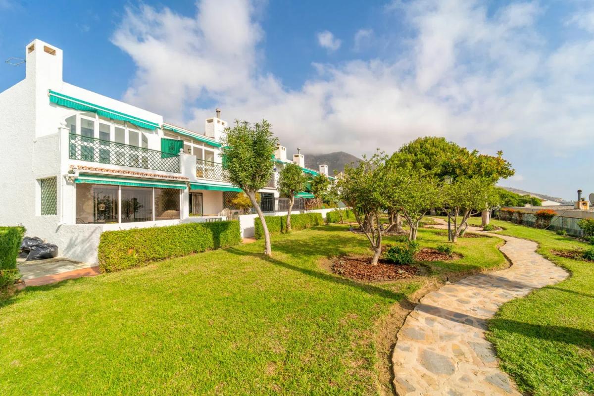 Venta de chalet independiente en Avenida Juan Luis Peralta, Benalmádena
 photo 4