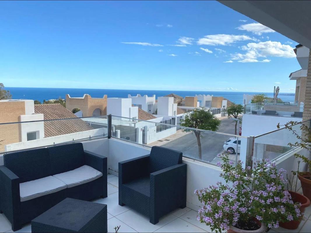 Sprzedaż niezależnego domku jednorodzinnego w Calle Sesamo, Benalmádena photo 2