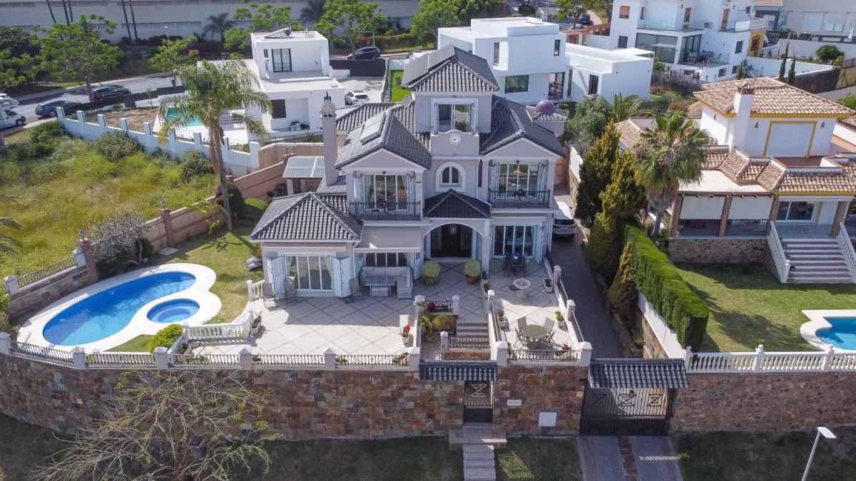 Venta de chalet independiente en Barrio Cortijo Torrequebrada, Benalmádena
photo 1