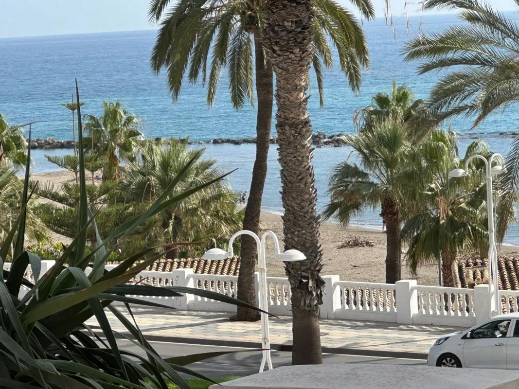 Venta de piso en Avenida de la Roca, Benalmádena
photo 1