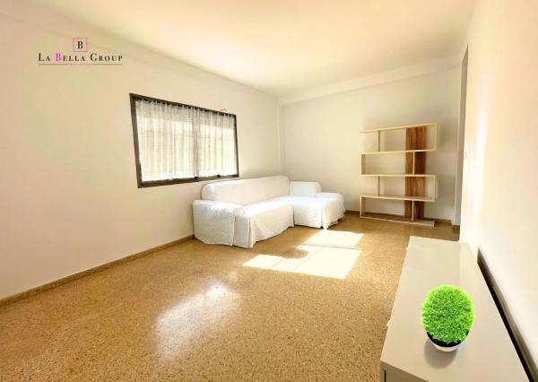 Продажа квартиры в  Avenida Blas Infante, Бенальмадена photo 2