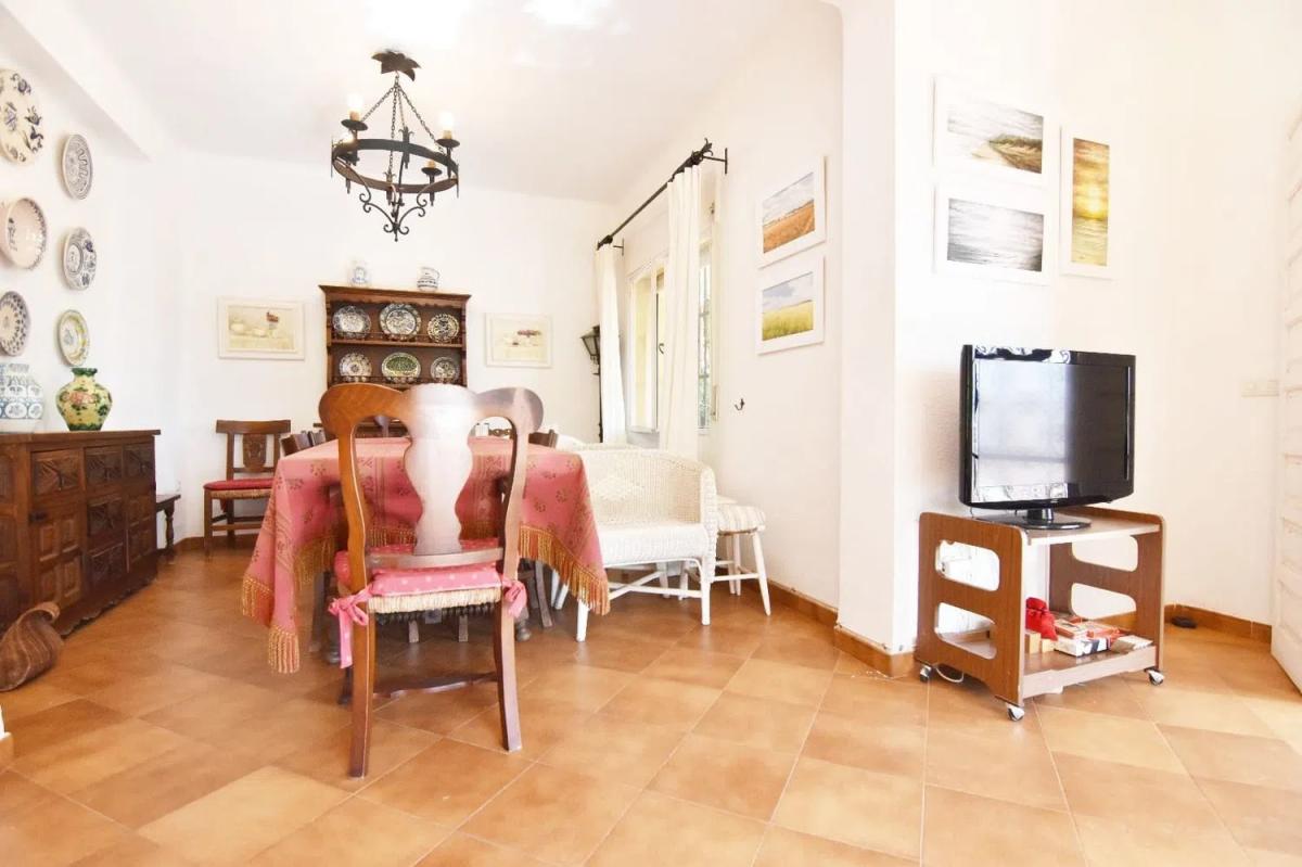 Sprzedaż niezależnego domku jednorodzinnego w  Calle Velázquez, 15, Benalmádena photo 3