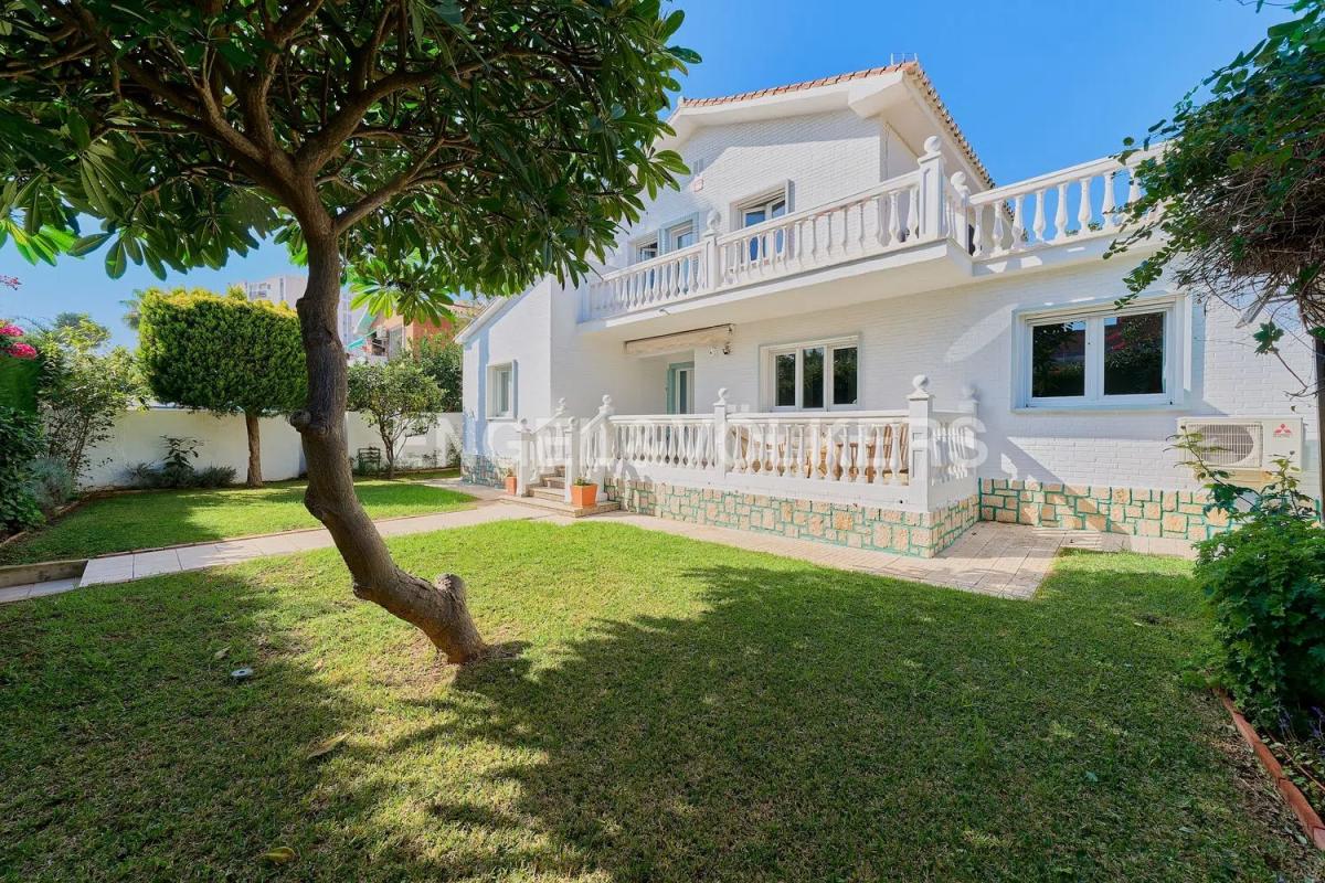 Venta de chalet independiente en Solymar - Puerto Marina, Benalmádena
 photo 2