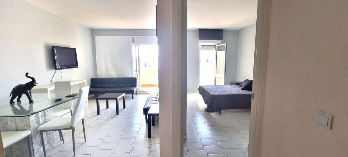 Venta de piso en Avenida Rocío Jurado, Benalmádena
photo 1