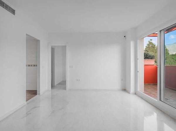 Продажа квартиры в  Barrio Zona Centro Comercial Torrequebrada, Бенальмадена photo 1