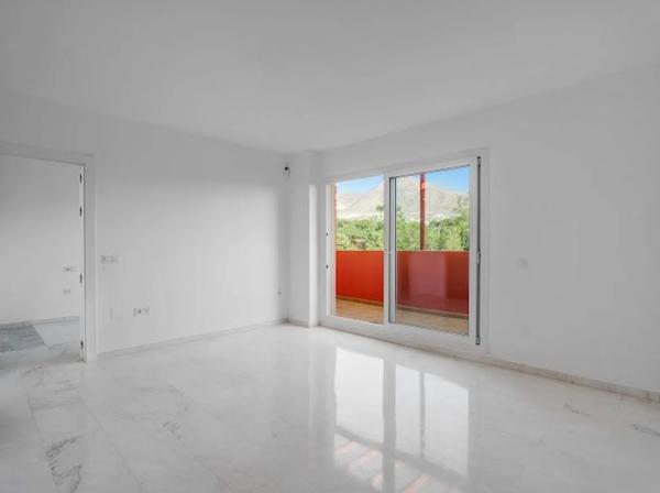 Продажа квартиры в  Barrio Zona Centro Comercial Torrequebrada, Бенальмадена photo 2