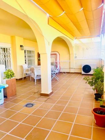 Piso en venta en Barrio Zona Centro Comercial Torrequebrada, Benalmádena photo 1